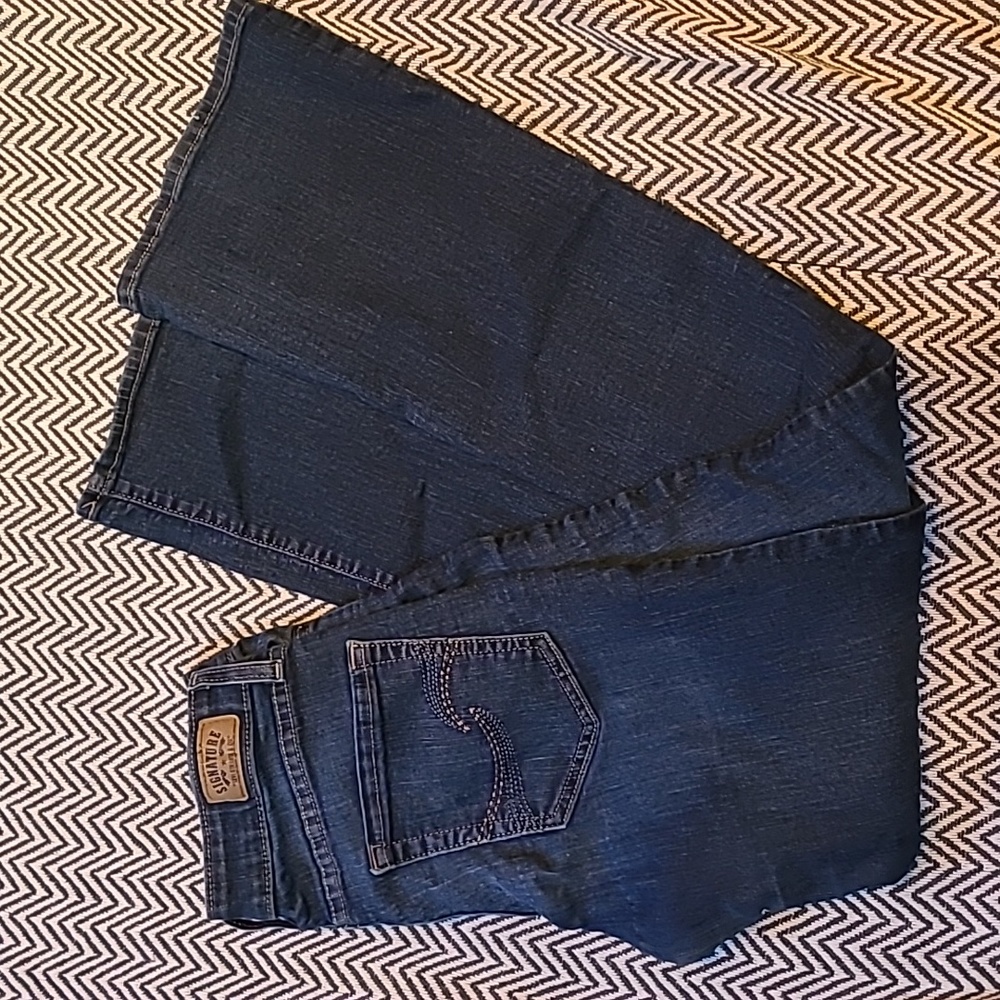 Signature Levi Strauss Bootcut Jeans Size 6 M Womens